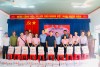 Lãnh đạo Hội Nông dân tỉnh, Hội Nông dân huyện Lộc Ninh cùng lãnh đạo Công ty TNHH MTV CPV Food tặng quà cho Cán bộ, Hội viên nông dân có hoàn cảnh khó khăn trên địa bàn huyện Lộc Ninh