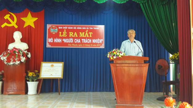 Đ/c Nguyễn Văn Chơ - PCT Hội Nông dân tỉnh phát biểu tại một buổi lễ ra mắt CLB