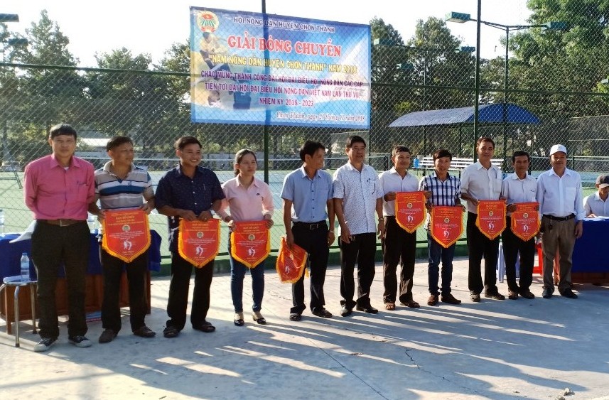Khai mạc "Giải bóng chuyền nam Nông dân huyện Chơn Thành" năm 2018