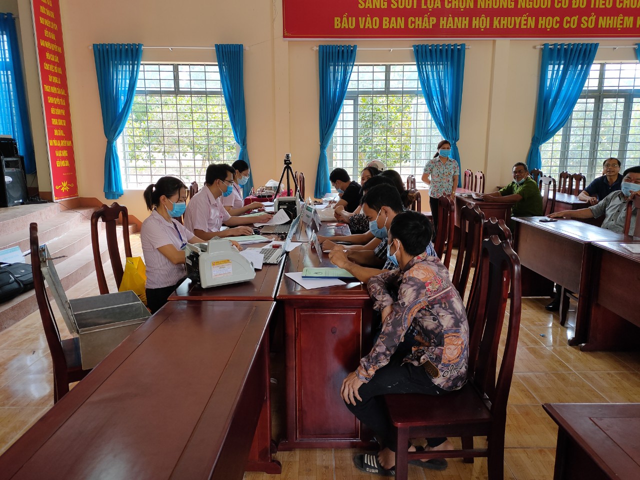 Buổi giao dịch của HNCS huyện Đồng Phú